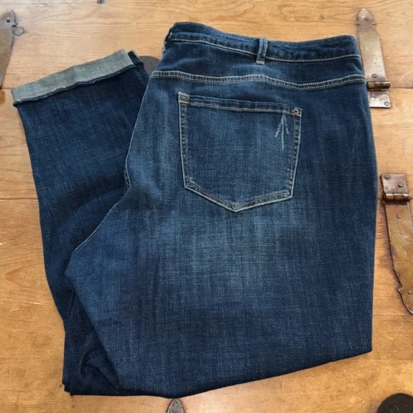 Woman’s Lane Bryant Dark Blue Boyfriend Jeans Size 28W - Picture 2 of 6